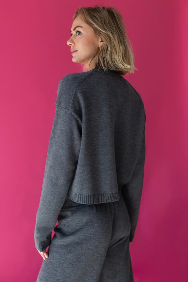 Джемпер укороченный гладкая шерсть 100% premium merino wool - Темный серый
