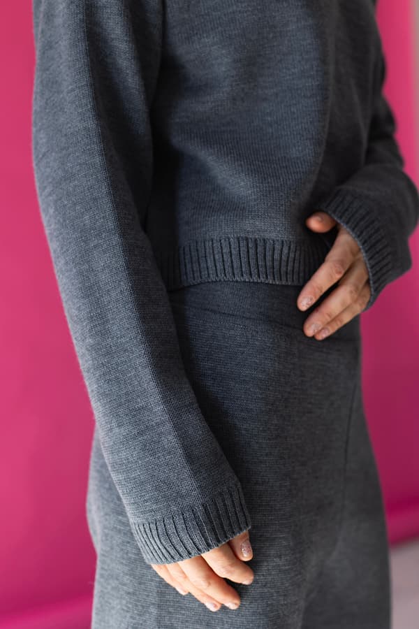 Джемпер укороченный гладкая шерсть 100% premium merino wool - Темный серый