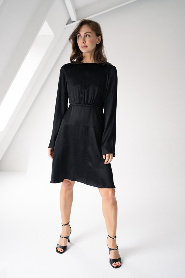 Платье короткое boho с открытой спиной и рукавом клеш - Черное